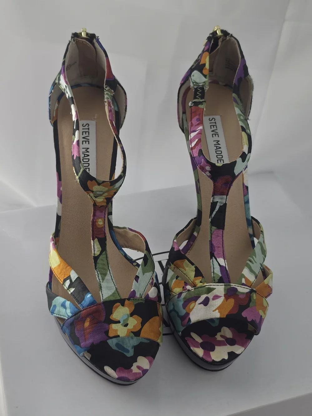 Steve Madden Halo Peep Toe Black Floral T-Strap Platform Heels Sz9